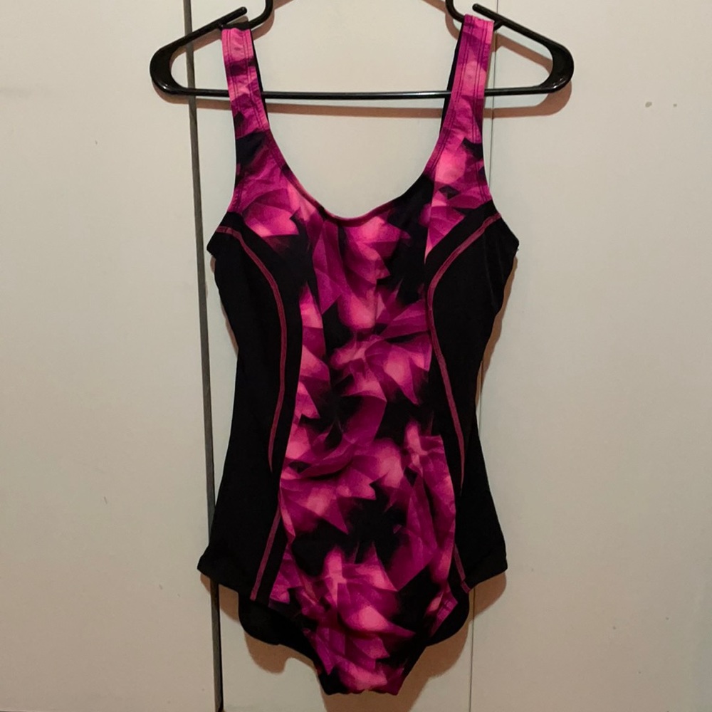 Tyr fit one piece bathing suit